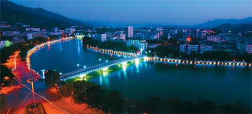 卡卡锅旋转小火锅